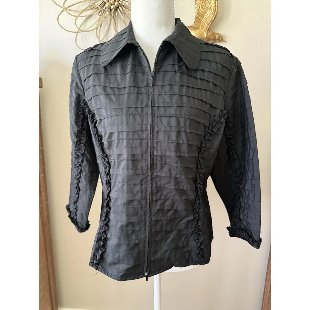 Samuel Dong Black Pintuck Zip Front Jacket M‎ Ruffle Trim Art To Wear Top